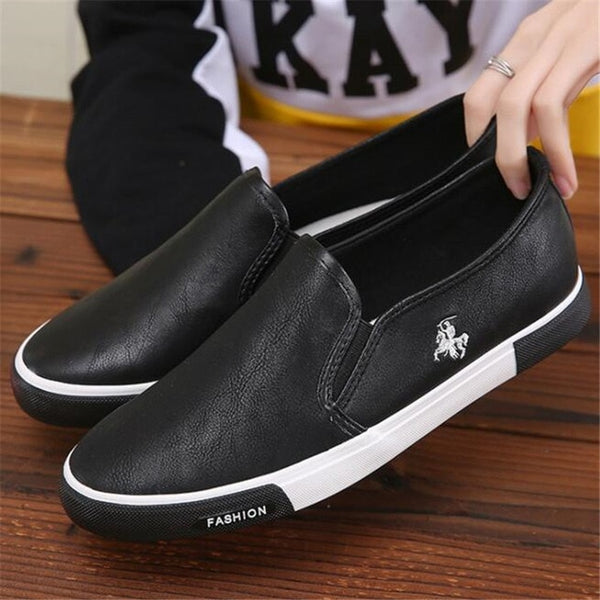 New Men's Leather Casual Lazy Shoes Loafers Mens Style Shoes Sneakers Retro Low to Help a Foot Business Four Seasons